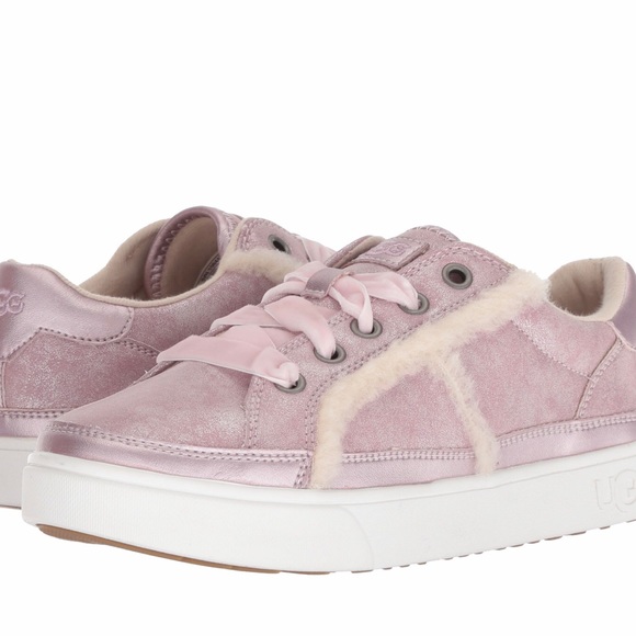 Ugg  👟 - Picture 1 of 8